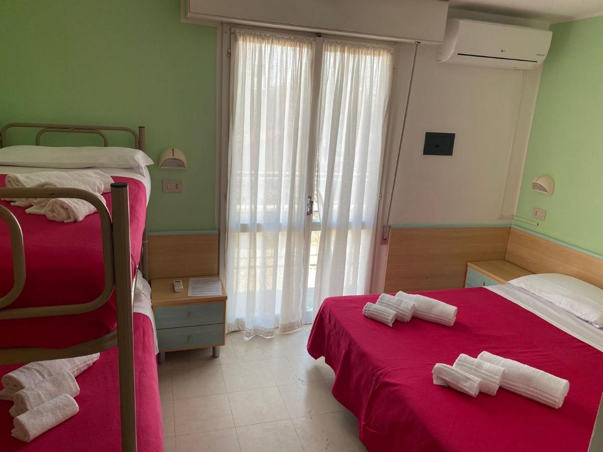 Hotel Barbiani Riccione Dış mekan fotoğraf