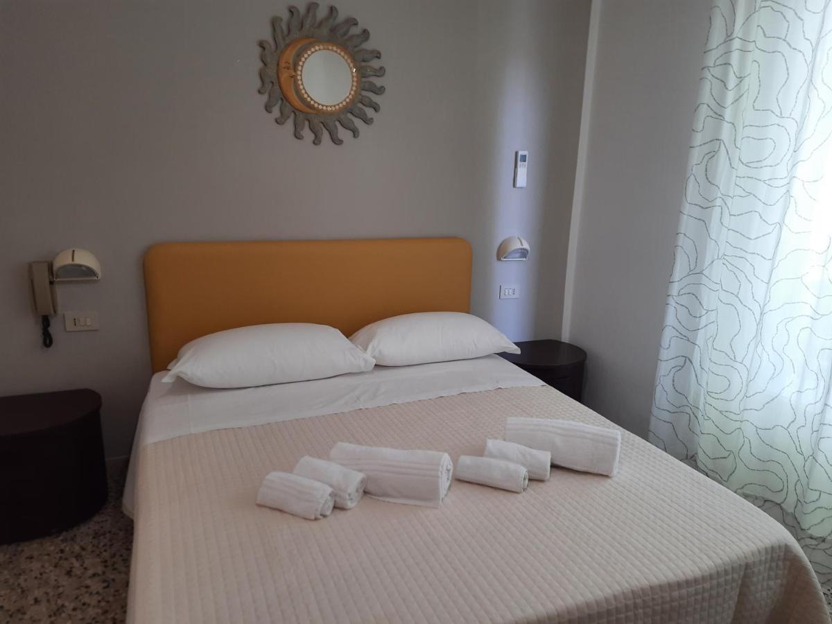 Hotel Barbiani Riccione Dış mekan fotoğraf