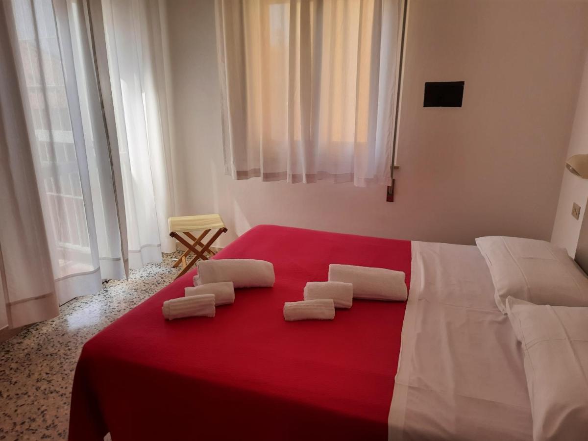 Hotel Barbiani Riccione Dış mekan fotoğraf