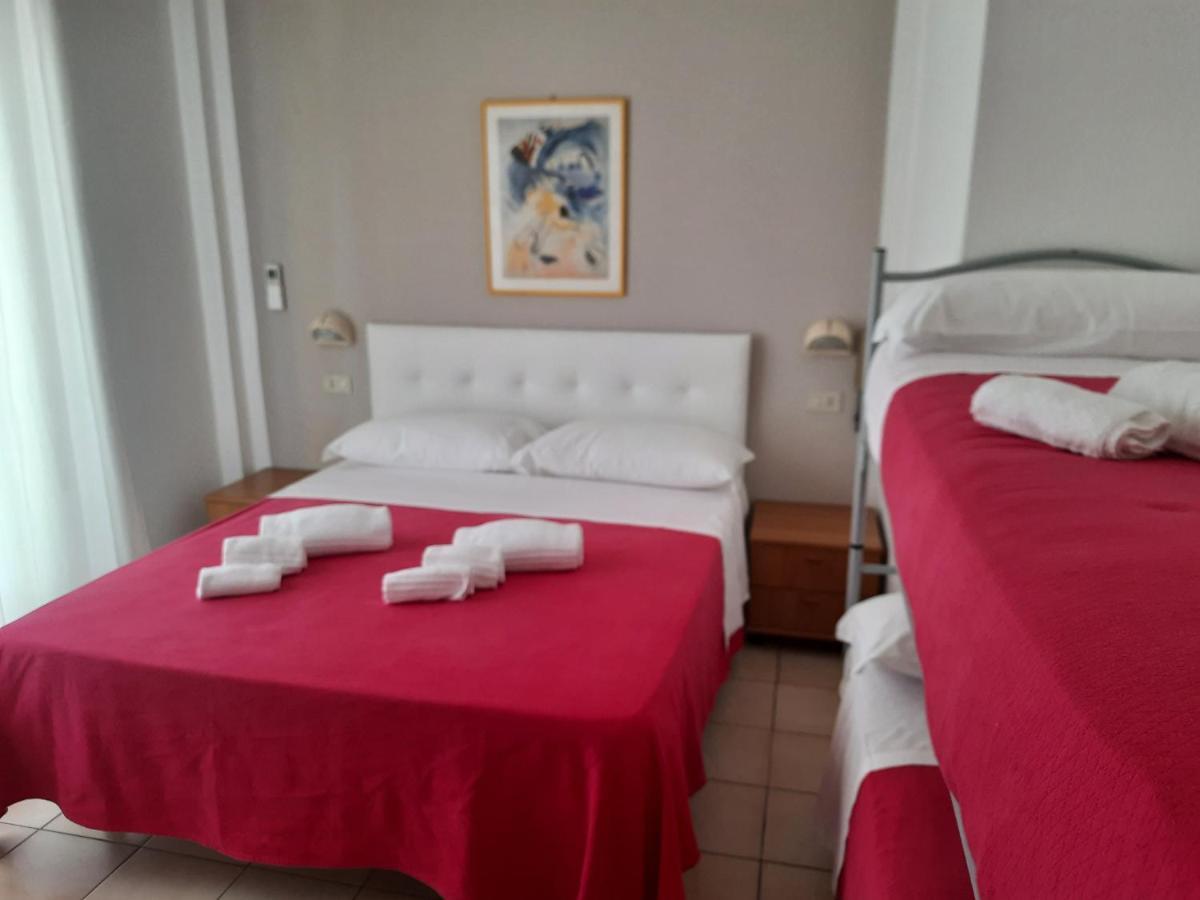 Hotel Barbiani Riccione Dış mekan fotoğraf