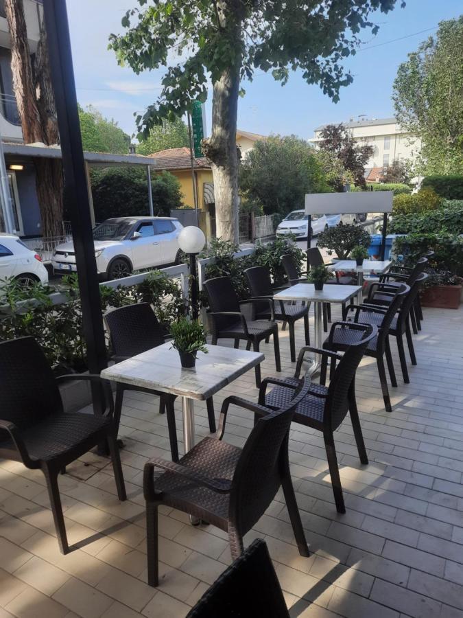 Hotel Barbiani Riccione Dış mekan fotoğraf