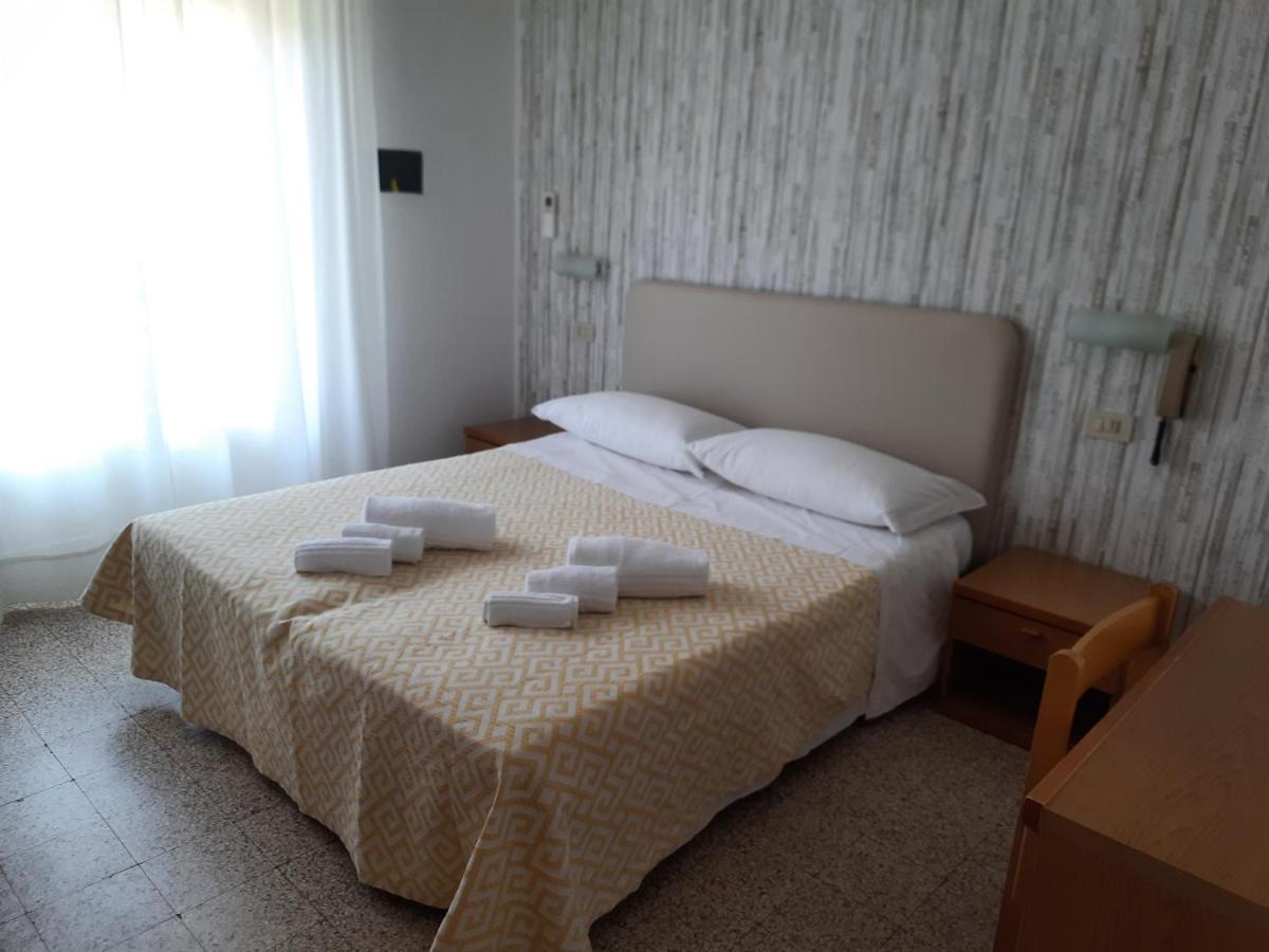 Hotel Barbiani Riccione Dış mekan fotoğraf