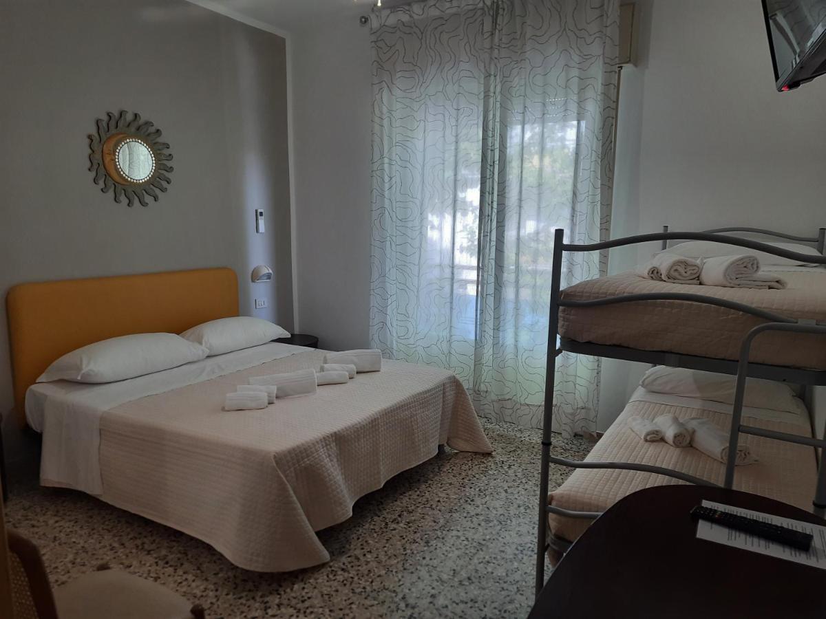 Hotel Barbiani Riccione Dış mekan fotoğraf