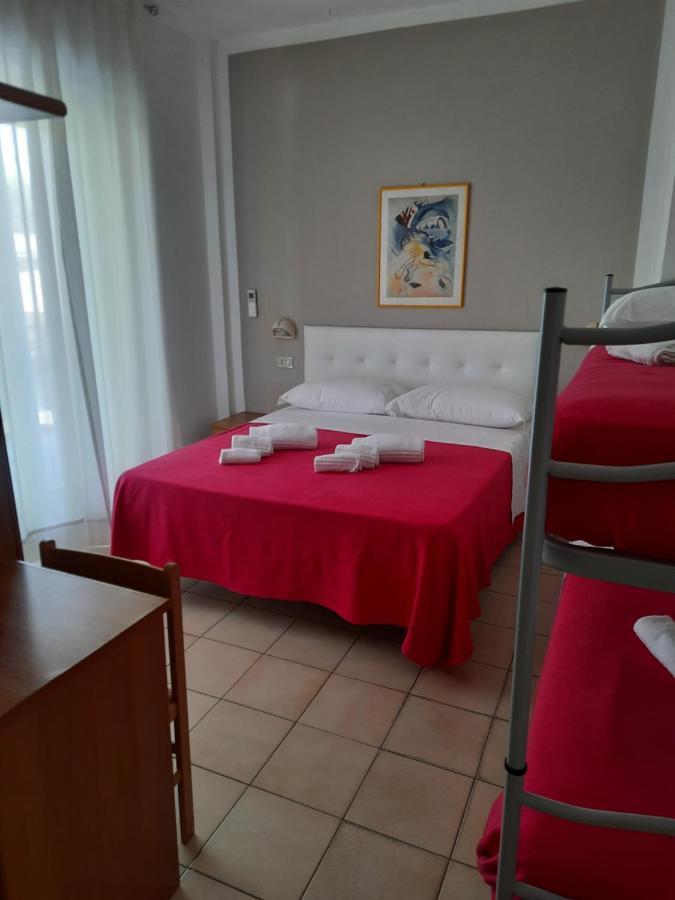 Hotel Barbiani Riccione Dış mekan fotoğraf