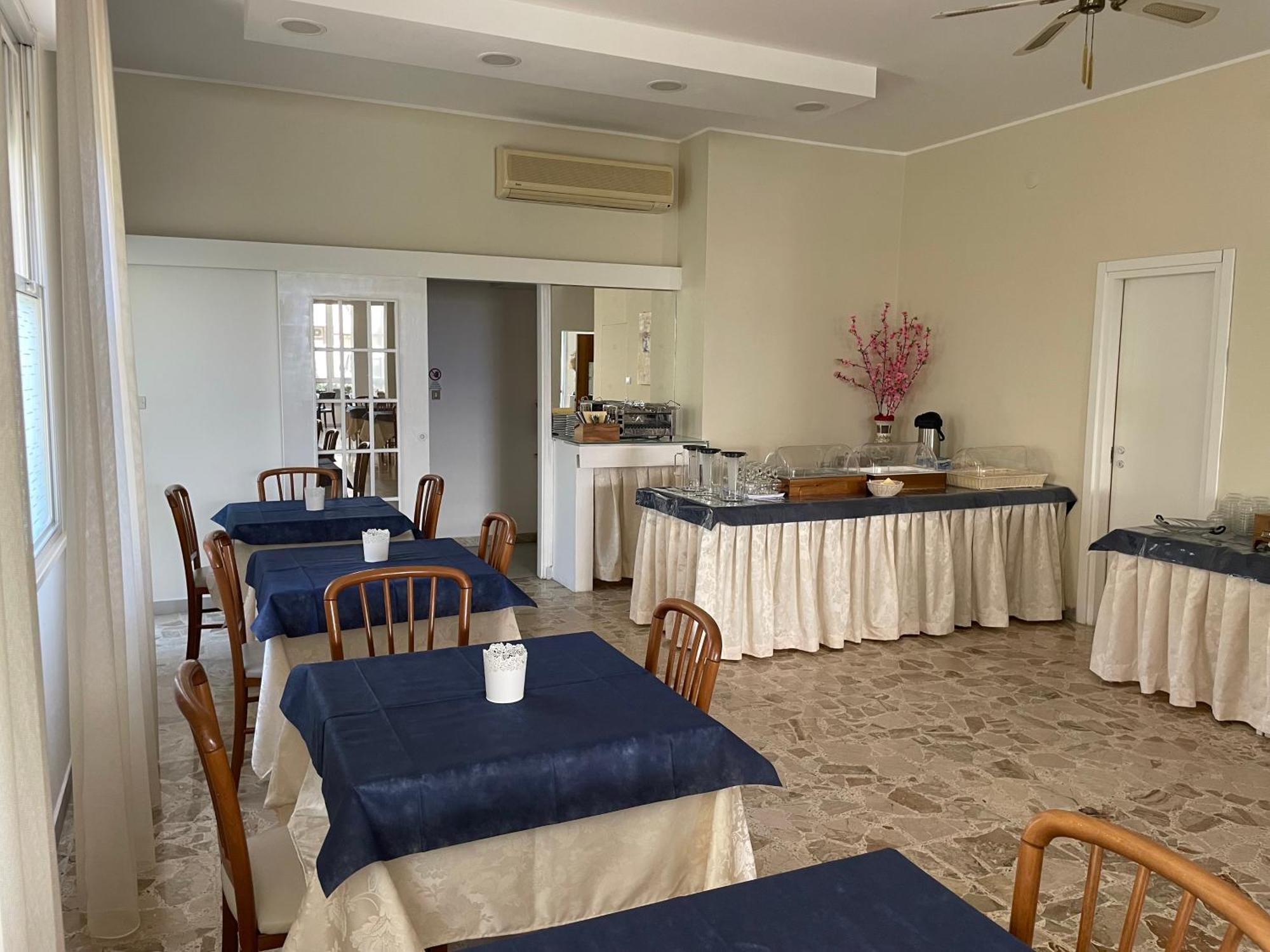 Hotel Barbiani Riccione Dış mekan fotoğraf